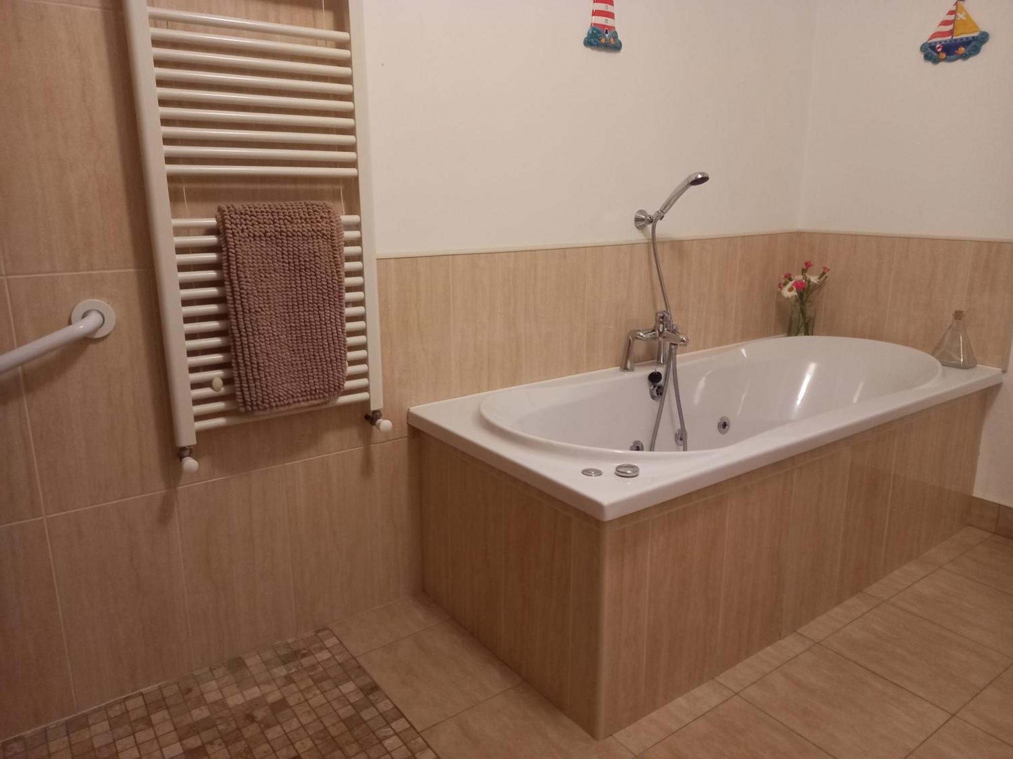 Four Seasons Apartment Waterford Ngoại thất bức ảnh
