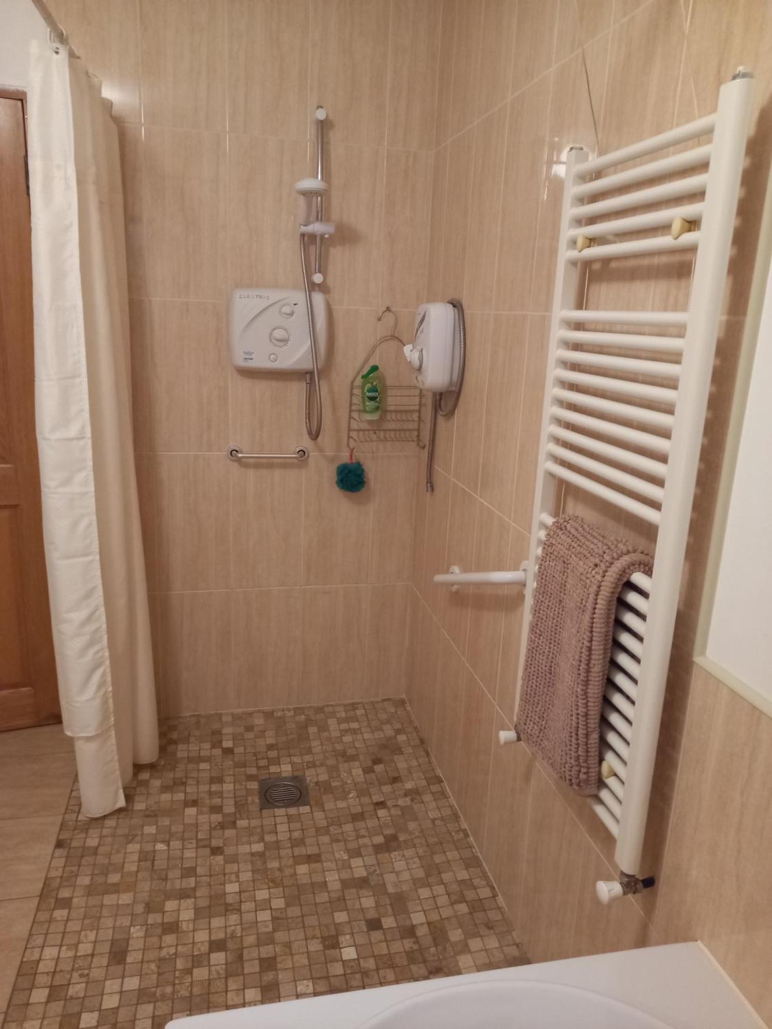 Four Seasons Apartment Waterford Ngoại thất bức ảnh