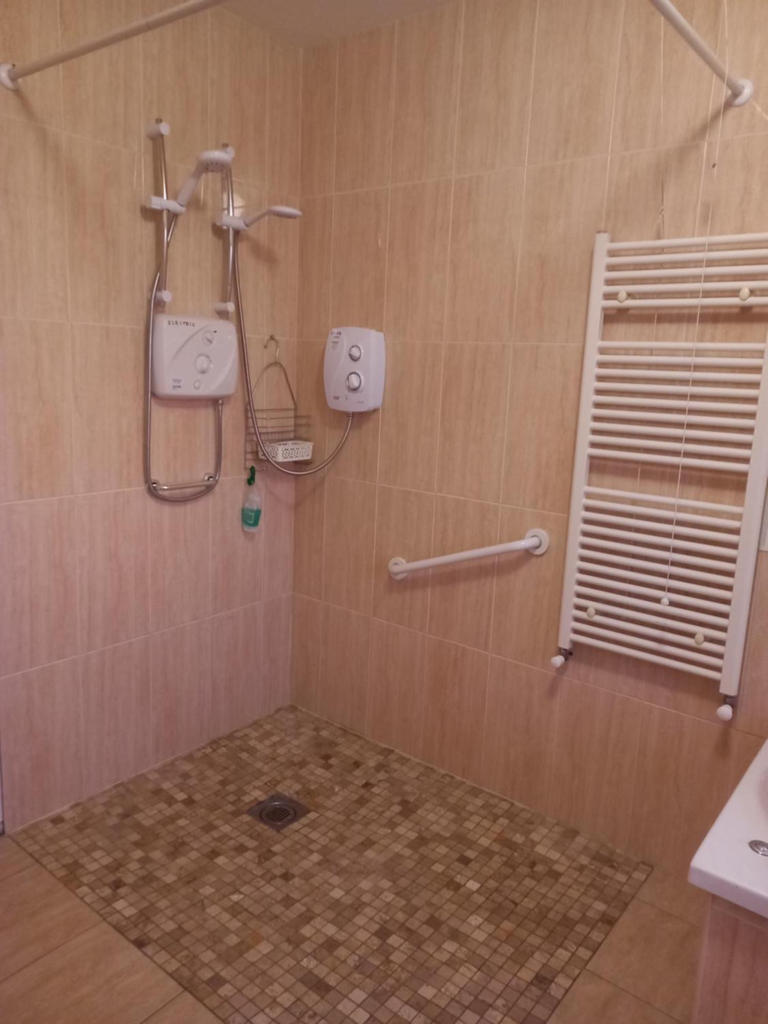 Four Seasons Apartment Waterford Ngoại thất bức ảnh